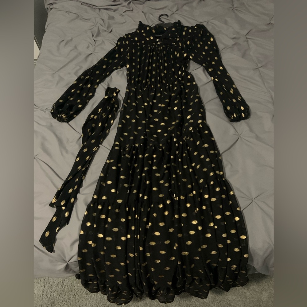 Black and gold maxi dress #maxidress #blackandgold